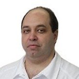 Врач Бахметьев Олег Александрович