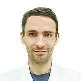Врач Мацола Артём Андреевич